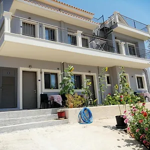 https://ta-didymakia-apartments-argostoli-kefalonia.kefaloniahotels.net